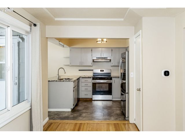 11586 Se POWELL Ct, Portland, OR 97266