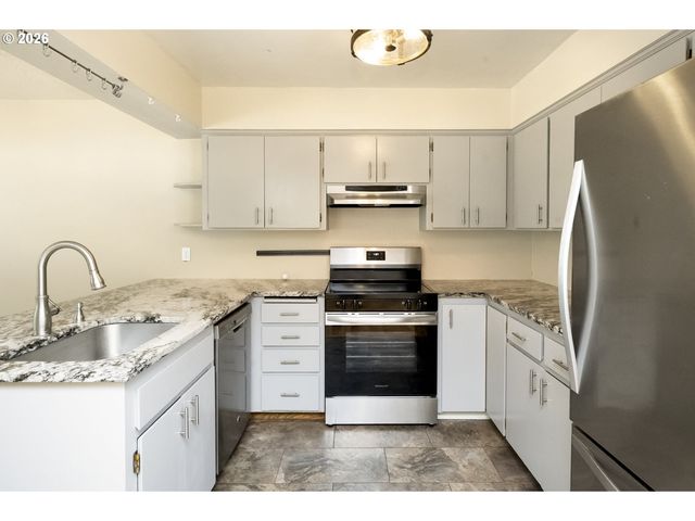 11586 Se POWELL Ct, Portland, OR 97266