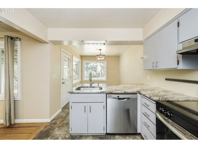 11586 Se POWELL Ct, Portland, OR 97266