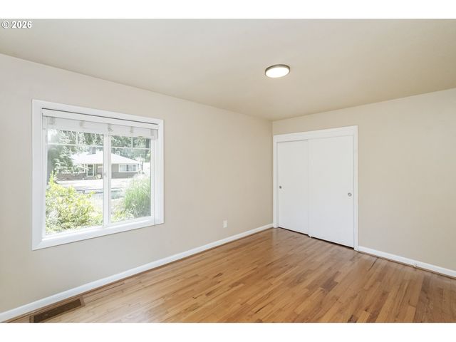 11586 Se POWELL Ct, Portland, OR 97266