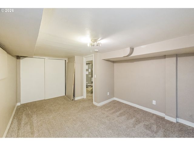 11586 Se POWELL Ct, Portland, OR 97266