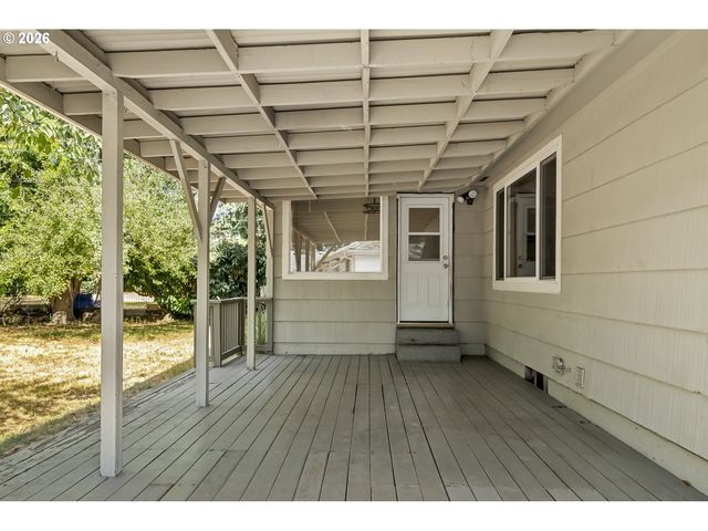 11586 Se POWELL Ct, Portland, OR 97266