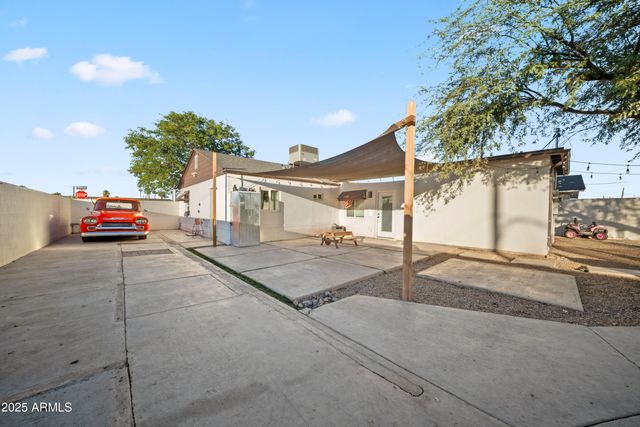 2547 W ADAMS Street, Phoenix, AZ 85009