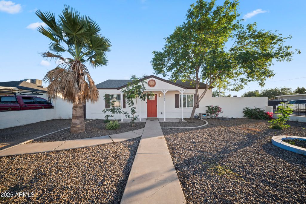 2547 W ADAMS Street, Phoenix, AZ 85009