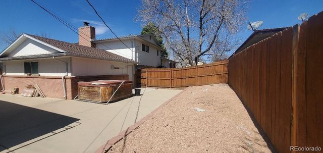 8120 S Jay Drive, Littleton, CO 80128