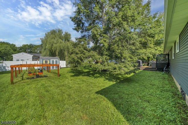 113 Carol Dr, Hackettstown Town, NJ 07840