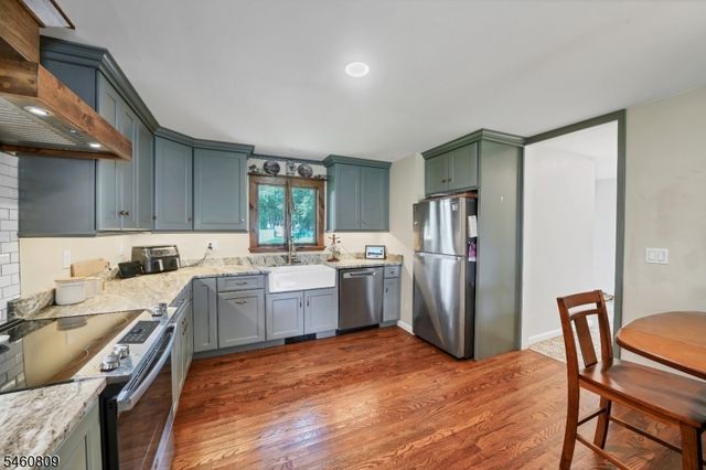 113 Carol Dr, Hackettstown Town, NJ 07840