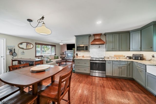 113 Carol Dr, Hackettstown Town, NJ 07840