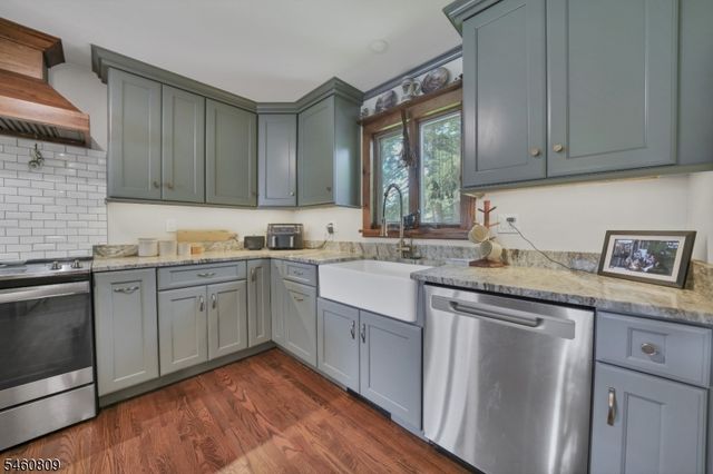 113 Carol Dr, Hackettstown Town, NJ 07840