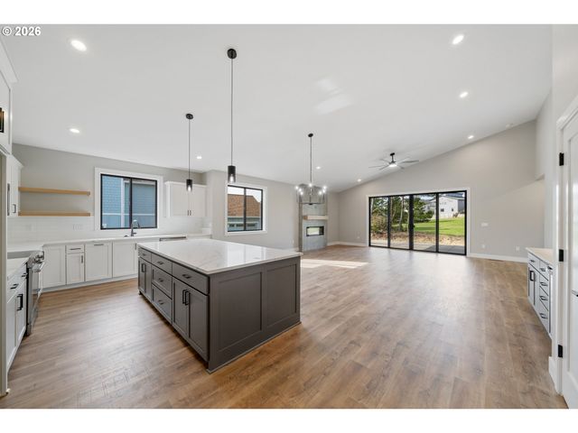 551 MEADOWS Dr, Manzanita, OR 97130
