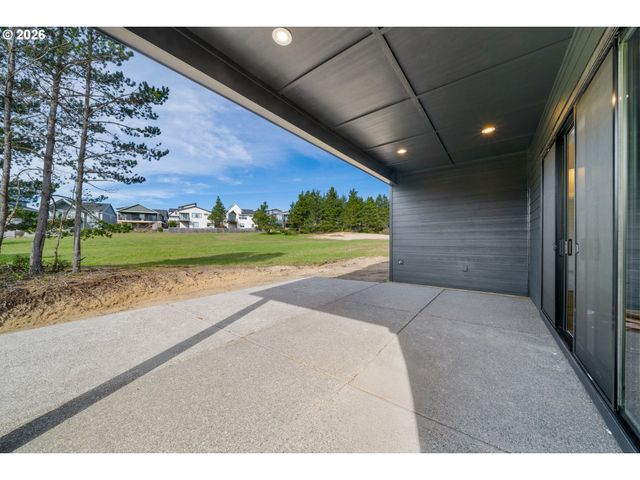 551 MEADOWS Dr, Manzanita, OR 97130