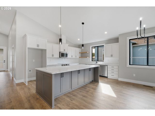 551 MEADOWS Dr, Manzanita, OR 97130