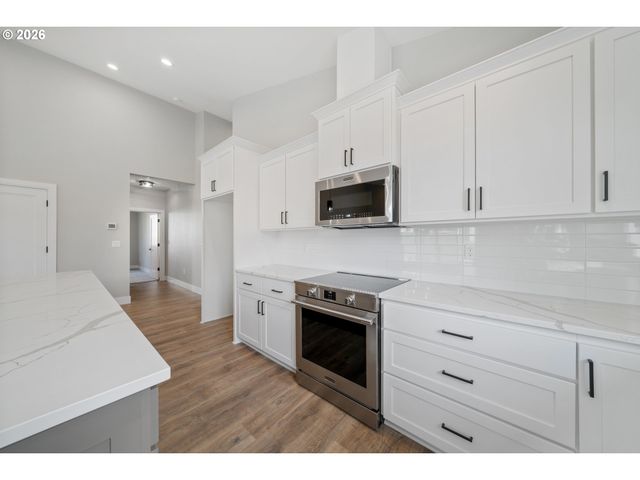 551 MEADOWS Dr, Manzanita, OR 97130