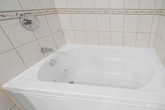 6600 W 87th Street 3SW, Burbank, IL 60459