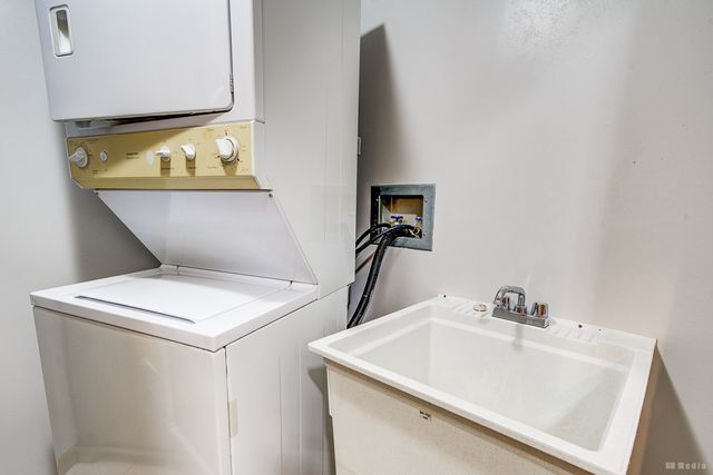 6600 W 87th Street 3SW, Burbank, IL 60459