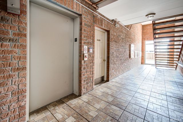 6600 W 87th Street 3SW, Burbank, IL 60459