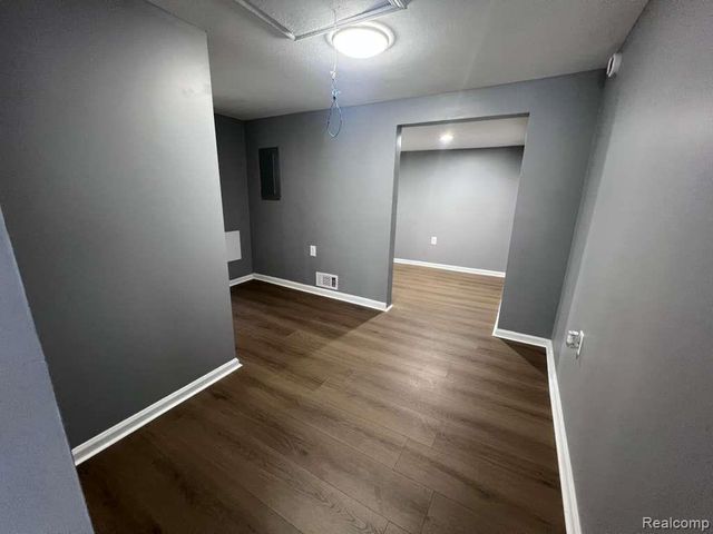 15163 Beech Daly Road, Taylor, MI 48180