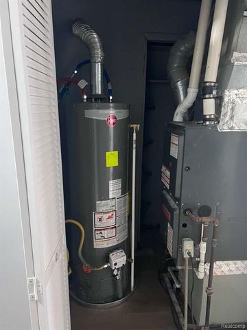 15163 Beech Daly Road, Taylor, MI 48180