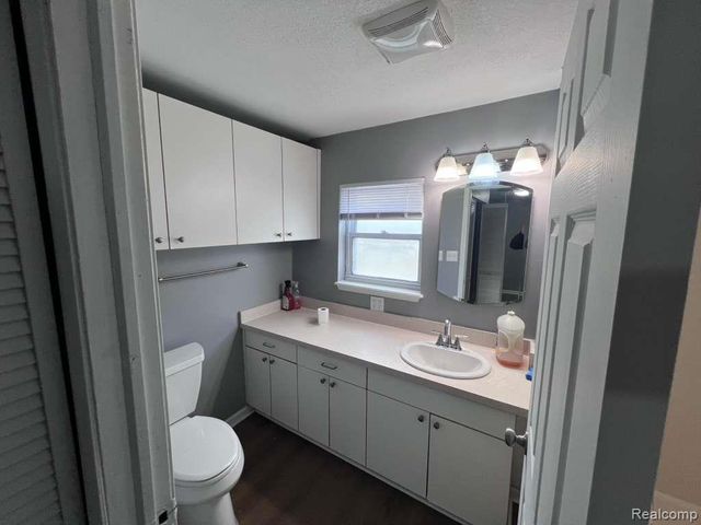 15163 Beech Daly Road, Taylor, MI 48180