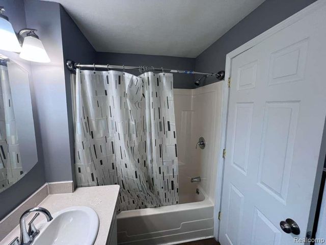 15163 Beech Daly Road, Taylor, MI 48180