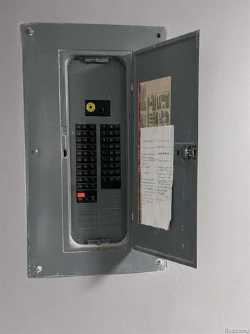 15163 Beech Daly Road, Taylor, MI 48180