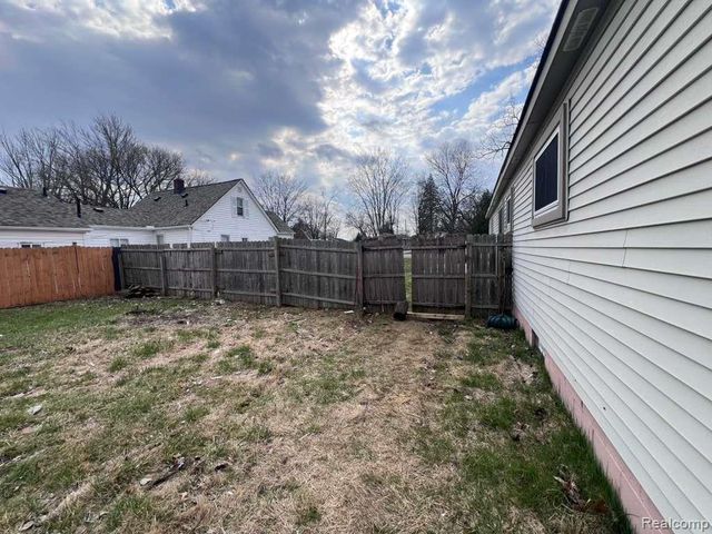 15163 Beech Daly Road, Taylor, MI 48180