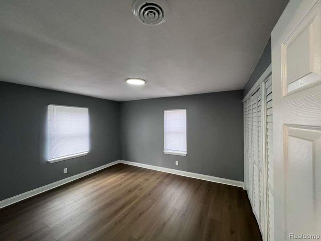 15163 Beech Daly Road, Taylor, MI 48180