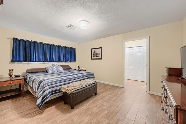 1200 Plantation Drive, Dickinson, TX 77539