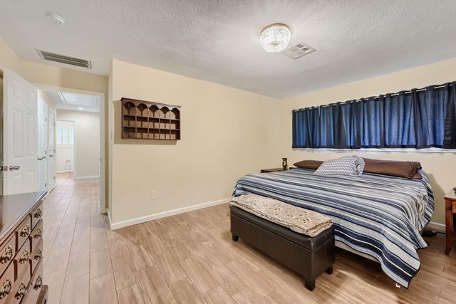 1200 Plantation Drive, Dickinson, TX 77539