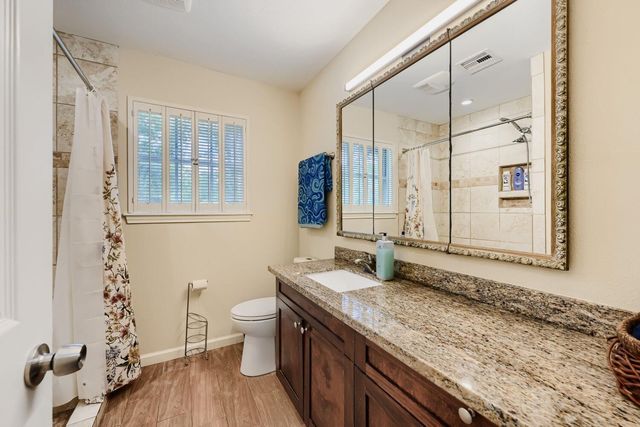 1200 Plantation Drive, Dickinson, TX 77539