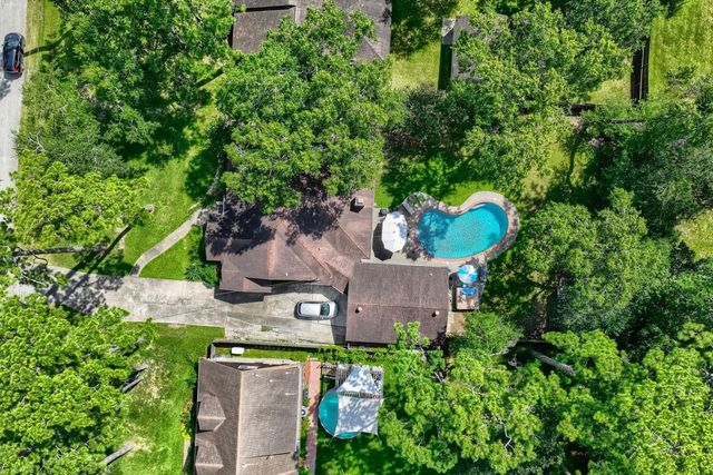 1200 Plantation Drive, Dickinson, TX 77539