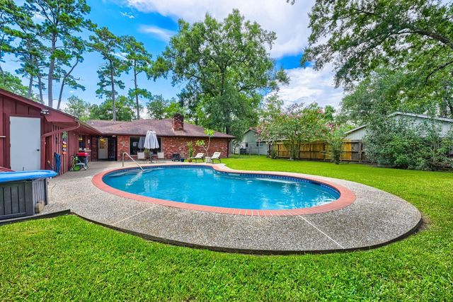 1200 Plantation Drive, Dickinson, TX 77539