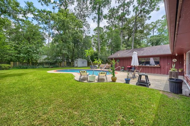 1200 Plantation Drive, Dickinson, TX 77539