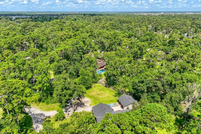 1200 Plantation Drive, Dickinson, TX 77539