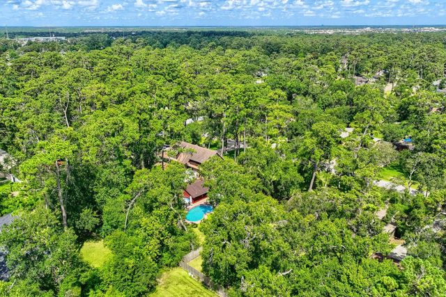 1200 Plantation Drive, Dickinson, TX 77539
