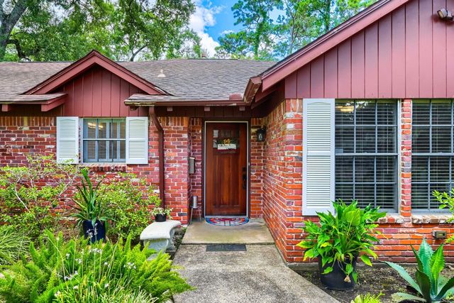 1200 Plantation Drive, Dickinson, TX 77539