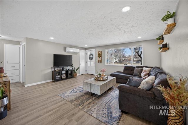 1711 6th St. S., Nampa, ID 83651