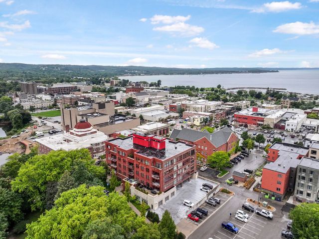 215 Washington Street 3F, Traverse City, MI 49684