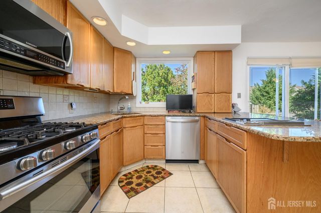 15 Carlow Way, Hazlet, NJ 07730