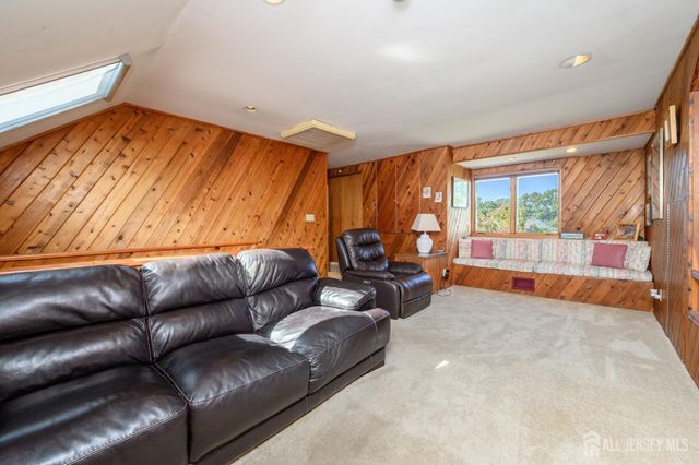 15 Carlow Way, Hazlet, NJ 07730