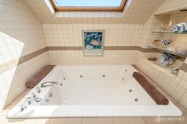 15 Carlow Way, Hazlet, NJ 07730