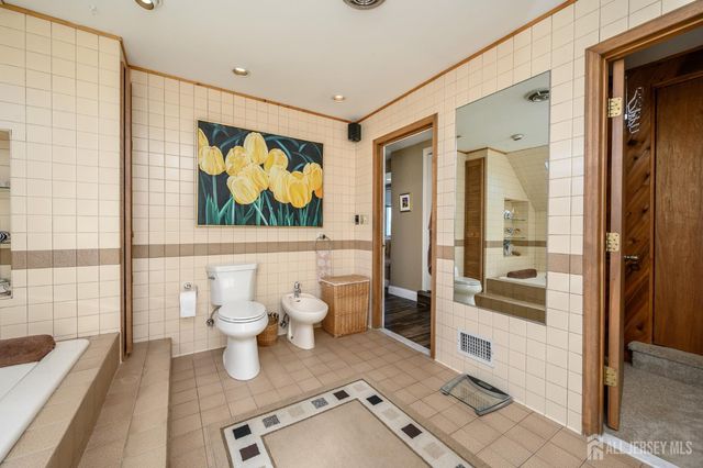 15 Carlow Way, Hazlet, NJ 07730