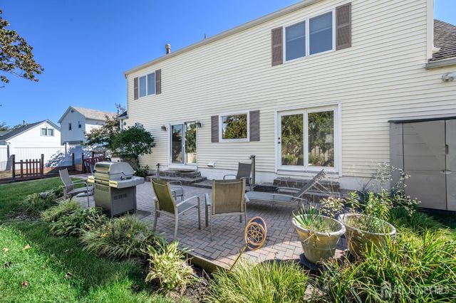 15 Carlow Way, Hazlet, NJ 07730