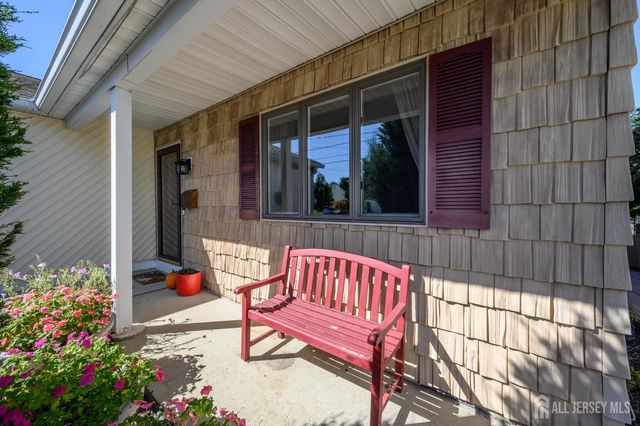 15 Carlow Way, Hazlet, NJ 07730
