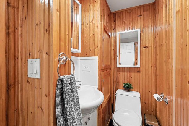 6042 E Fieldstone Hills Drive SE 11, Caledonia, MI 49316