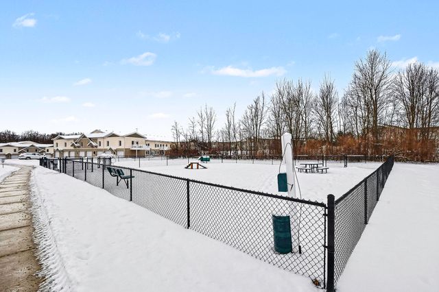 6042 E Fieldstone Hills Drive SE 11, Caledonia, MI 49316