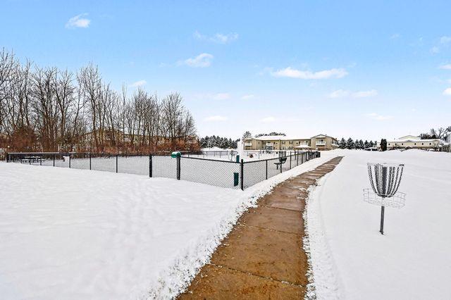 6042 E Fieldstone Hills Drive SE 11, Caledonia, MI 49316