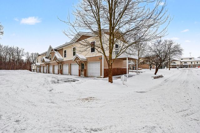6042 E Fieldstone Hills Drive SE 11, Caledonia, MI 49316