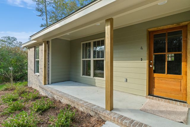 4 Front Ave., Sumrall, MS 39482