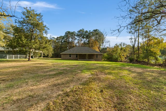 4 Front Ave., Sumrall, MS 39482